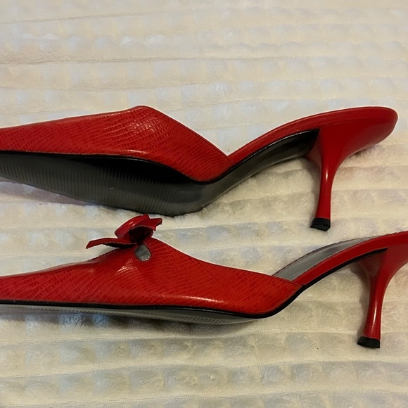 BCBG Shoes - Picture 2 of 8